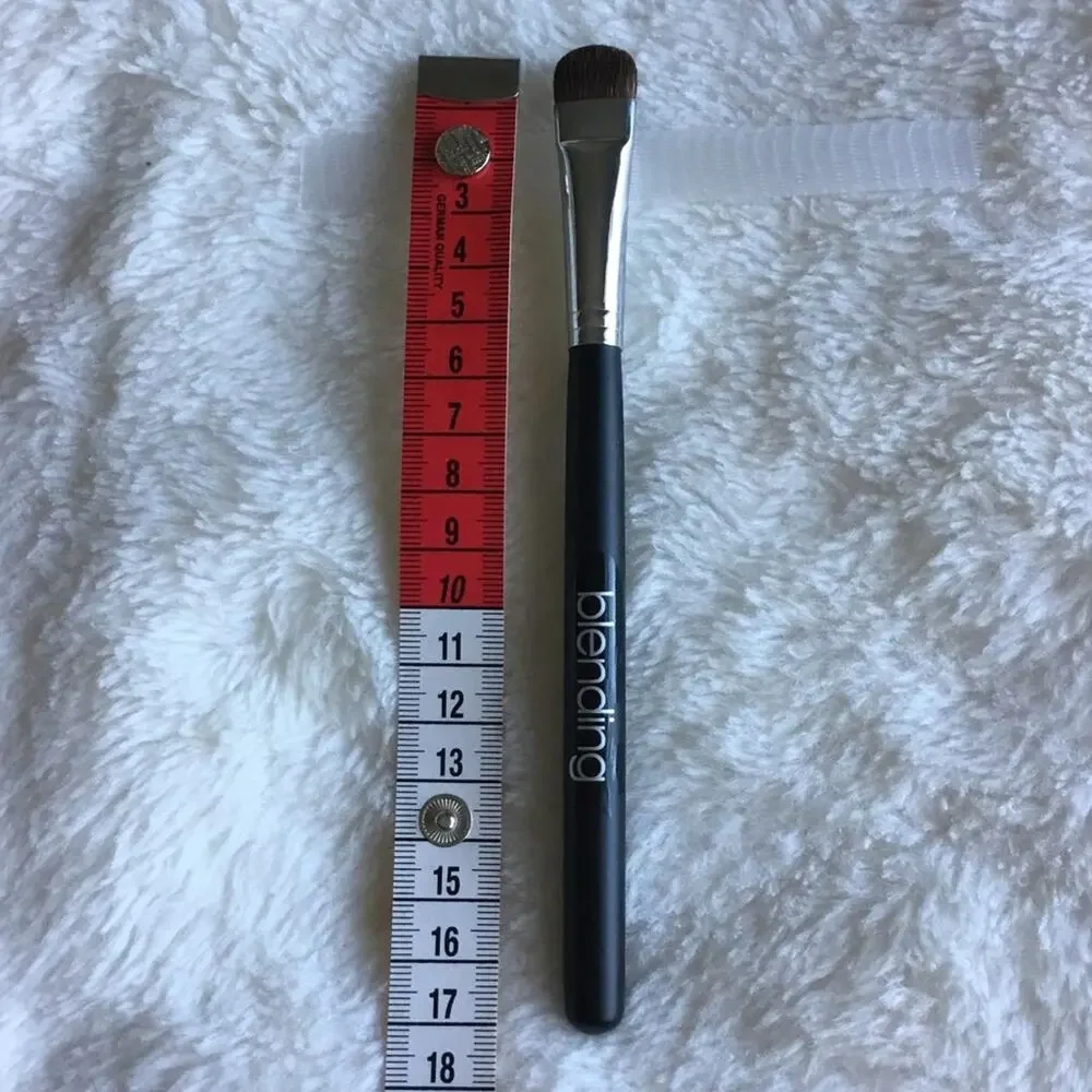 Mirabella Black Eyeshadow Blending Brush